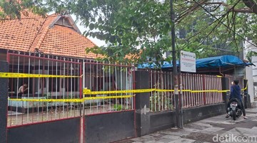 Kantor Ormas di Surabaya Disegel Polisi Terkait Dugaan Mafia Tanah
