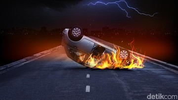 Mobil Terbakar di Tol JORR, Percikan Api Muncul dari Bawah Jok