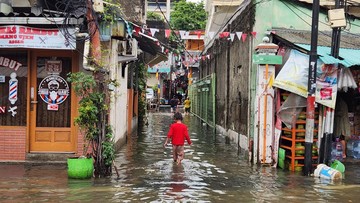 Update Banjir Jakarta: 36 RT-27 Jalan Terendam, 43 Orang Mengungsi