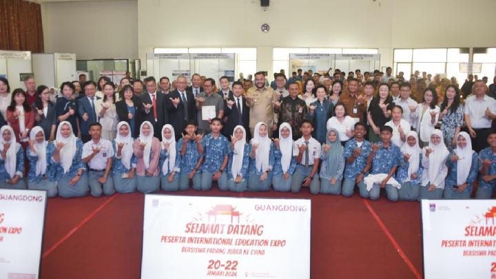 Pemko Padang Gelar International Education Expo Beasiswa Luar Negeri