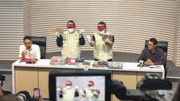 KPK: Duit Pemerasan Rp 2,6 M Bupati Pati Sudewo Disimpan dalam Karung