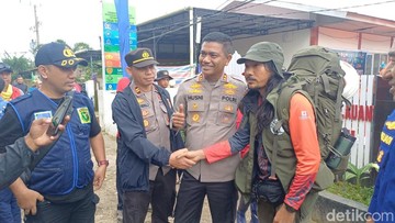 Relawan SAR Agam Rinjani Bantu Cari Korban ATR 42-500, Fokus di Medan Terjal