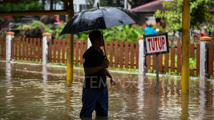 Kamis Malam, Banjir Jakarta Rendam 132 RT dan 22 Ruas Jalan