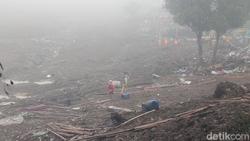 Tim SAR Lanjut Cari Korban Longsor Cisarua di Tengah Kabut Tebal