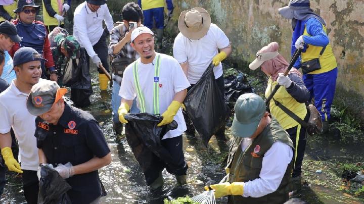 pemprov-riau-dan-pemko-pekanbaru-kompak-gotong-royong-bersama-forkopimda