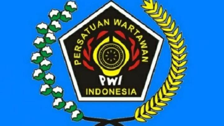ketika-ratusan-wartawan-beseragam-ala-tni-di-retret-pwi