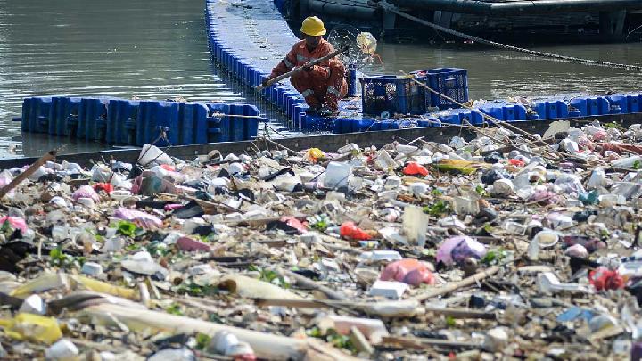 Kebakaran Gudang Pestisida Diduga Mencemari Sungai Cisadane