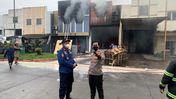 Polisi Usut Kebakaran Pabrik Pestisida yang Bikin Sungai Cisadane Tercemar