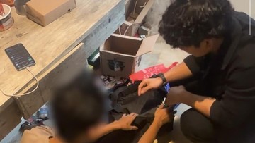 Detik-detik Polisi Sergap Pengedar Vape Isi Narkoba 'Zombi' di Jakarta