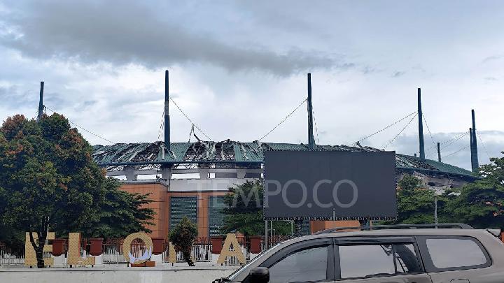 Atap Stadion Pakansari Rusak Diterjang Puting Beliung