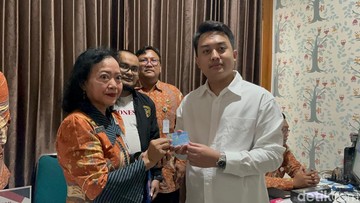 KGPH Purbaya Resmi Ganti Nama Jadi Sri Susuhunan Pakubuwono XIV di KTP