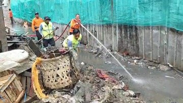 Pemkot Bogor Gandeng TNI dan Polri Bersihkan Lapak PKL di Surya Kencana