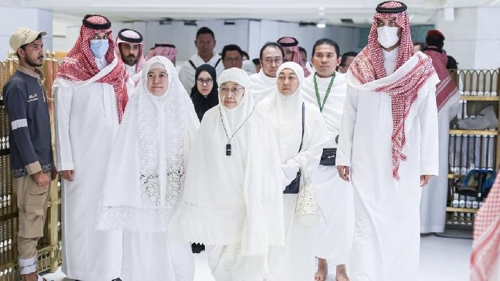 Doa Megawati di Tanah Suci untuk Bung Karno dan Putra-Putrinya