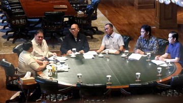 Prabowo Rapat Bareng Rosan hingga Purbaya di Hambalang Minggu Malam