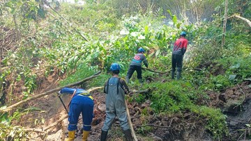 Longsor di Tasikmalaya, Jalan Penghubung 2 Kecamatan Terputus