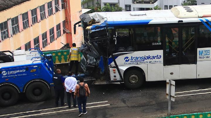 Pramono: Tabrakan Dua Bus Transjakarta karena Human Error