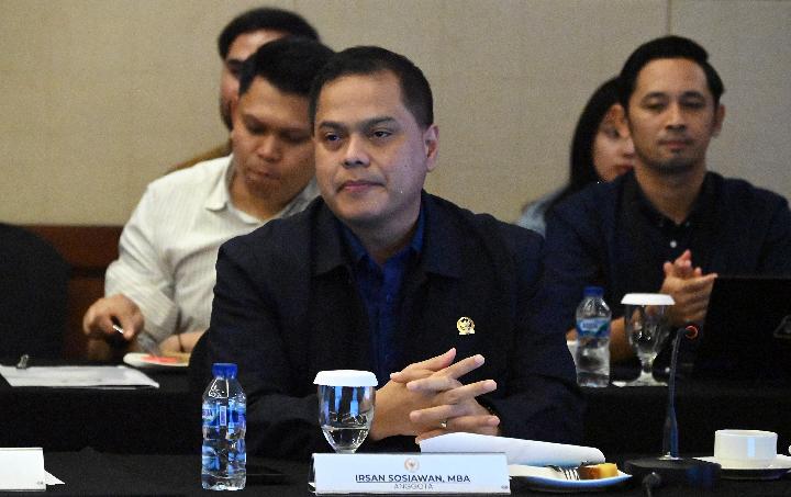 dpr-minta-pln-tingkatkan-keandalan-listrik-bagi-korban-bencana-di-jawa-barat