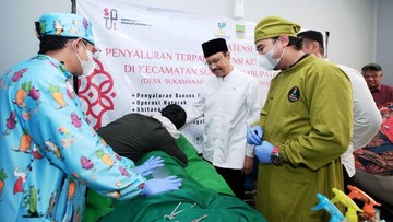 Kemensos Gelar Operasi Katarak Gratis di Bekasi