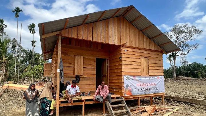 8-kilometer-kayu-hanyutan-dibersihkan,-jadi-bahan-baku-huntara-di-sumatra