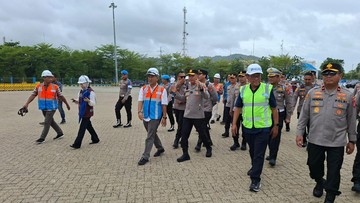 Pemudik Diminta Matikan Motor Cegah Keracunan Saat Antre di Pelabuhan Ciwandan