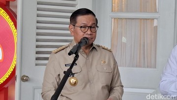 Pramono Sebut Curah Hujan Jakarta Sangat Tinggi, Siagakan 1.200 Pompa