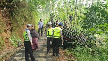 Pikap Rombongan Warga Kebumen Terguling Usai Tak Kuat Nanjak, 3 Orang Tewas