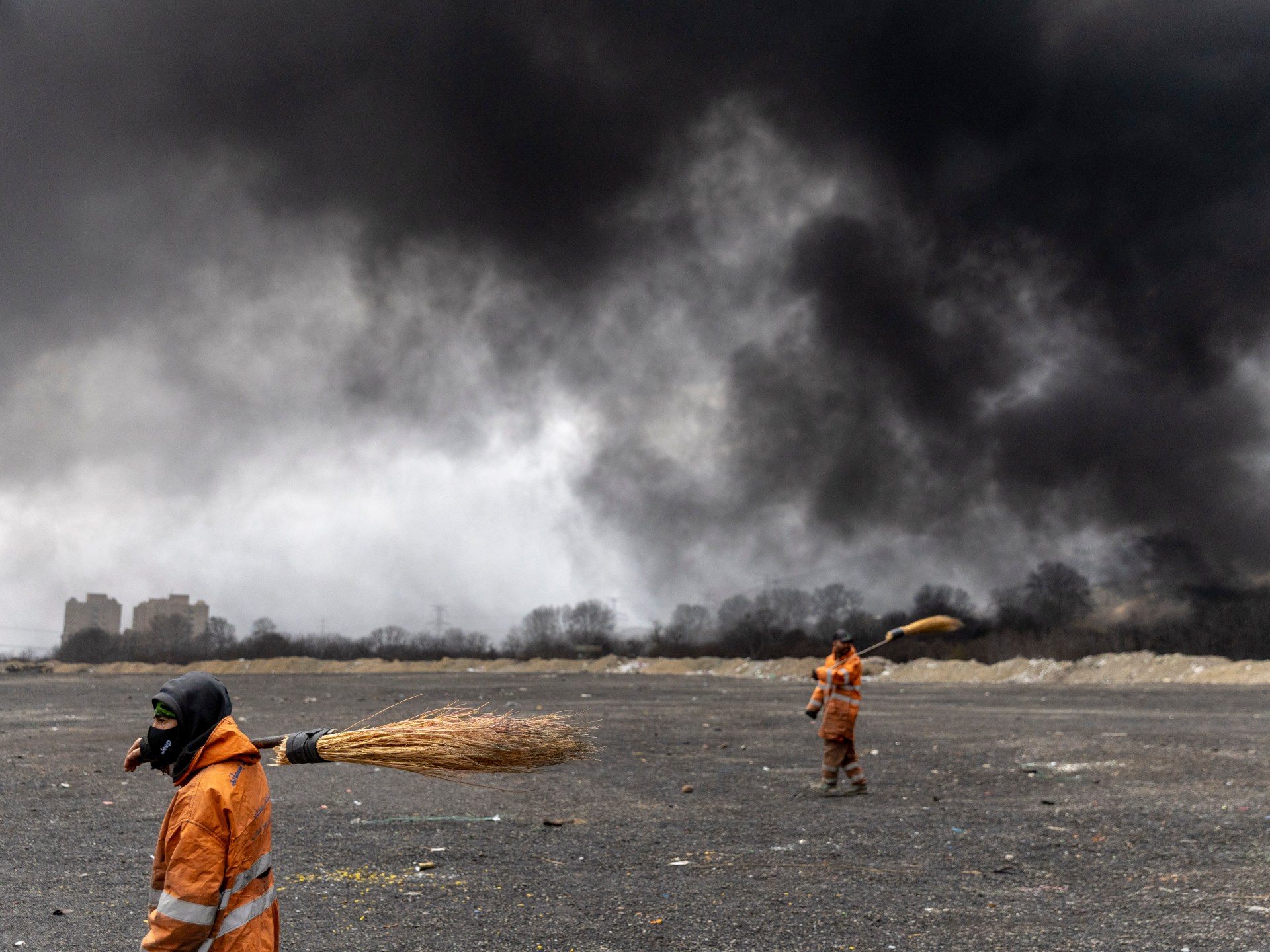 Ketua WHO meningkatkan kekhawatirannya setelah serangan Israel terhadap fasilitas minyak Iran