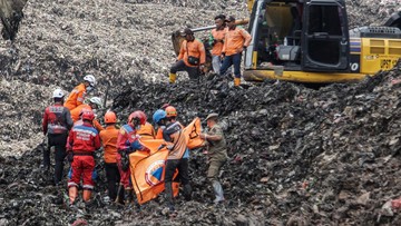 KLH Usut Longsor di TPST Bantargebang hingga Jatuh 6 Korban Jiwa