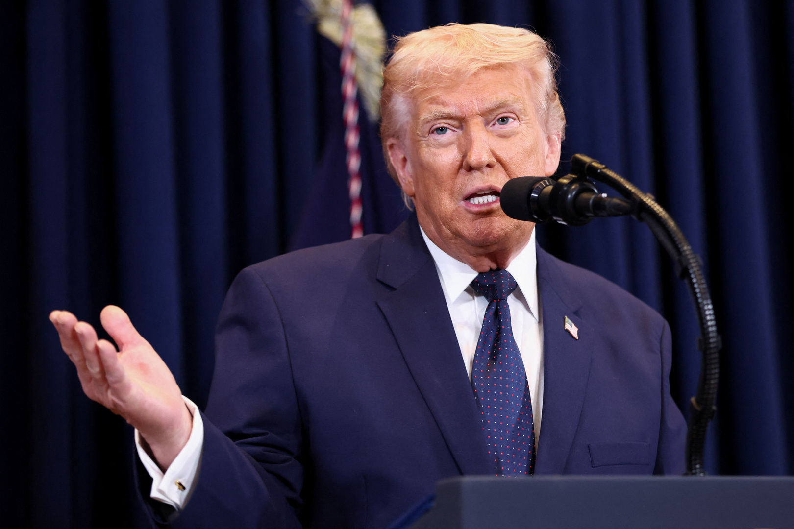 Trump mengancam akan memukul Iran lebih keras jika Iran menghalangi pasokan energi