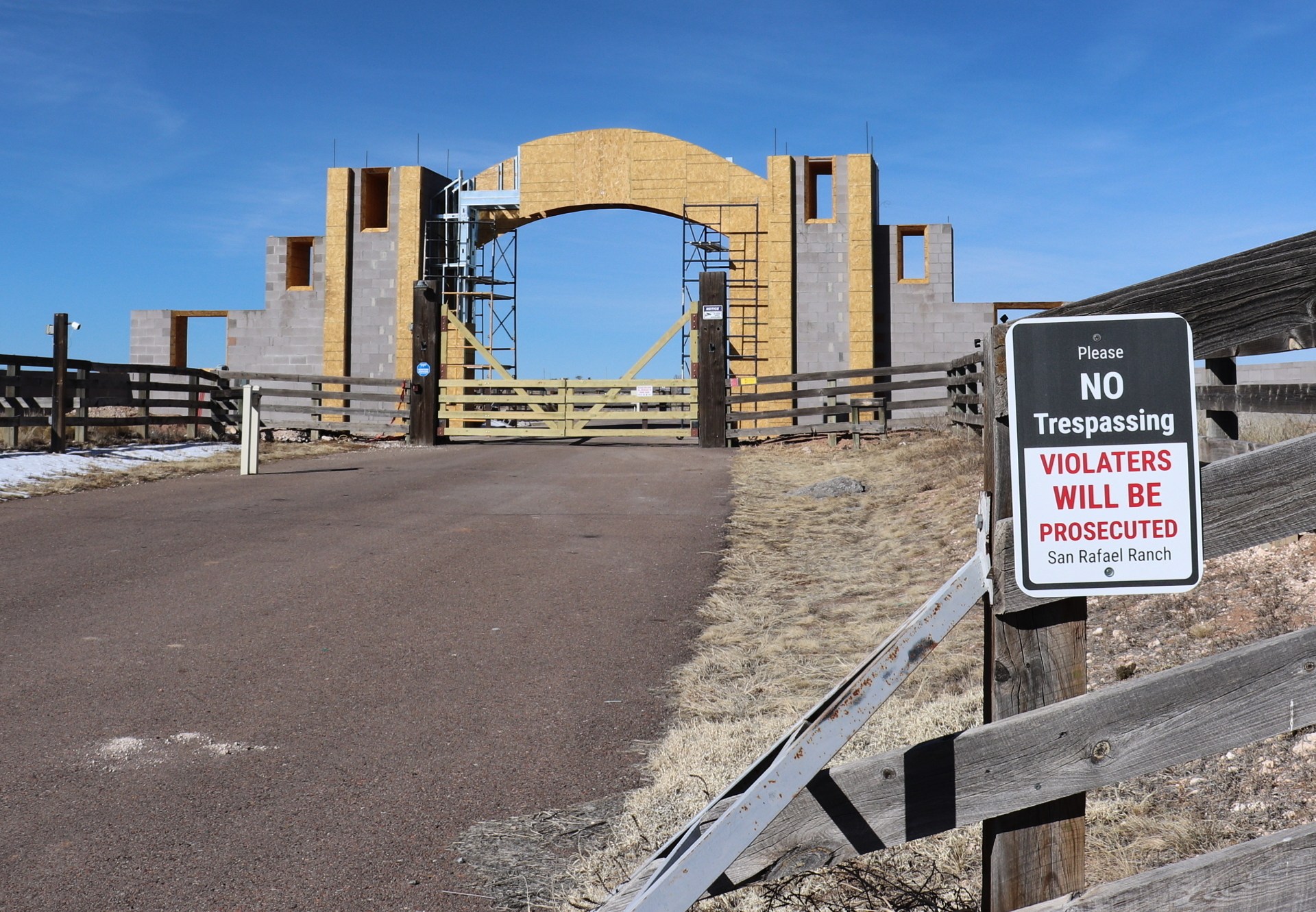 penyelidik-as-mulai-menggeledah-bekas-peternakan-epstein-di-new-mexico