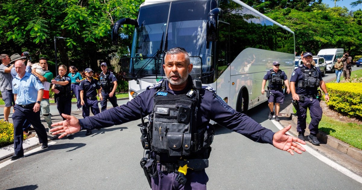 'Pulang': Iran menyambut tim sepak bola wanita 'dengan tangan terbuka'