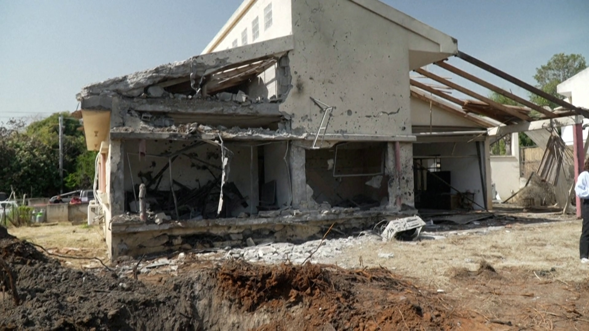 Apa yang kita ketahui tentang serangan gabungan Iran dan Hizbullah terhadap Israel