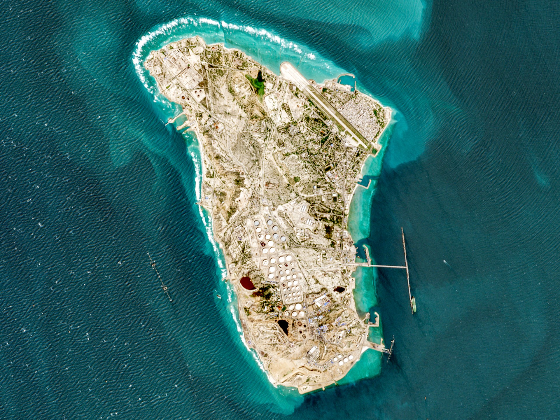 AS menyerang situs militer di pulau Kharg Iran, rumah bagi fasilitas minyak yang sangat besar