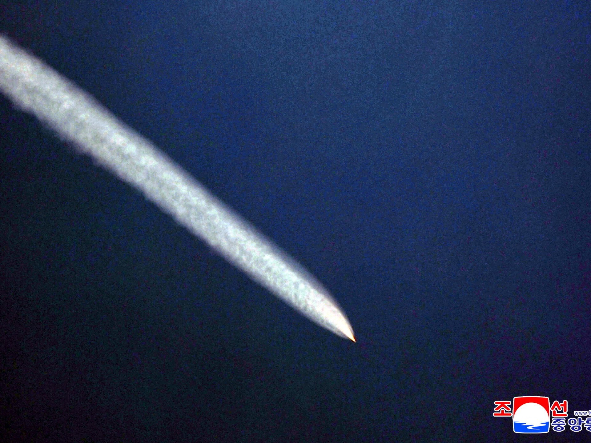 Korea Utara menembakkan rudal balistik saat AS-Korea Selatan mengadakan latihan militer