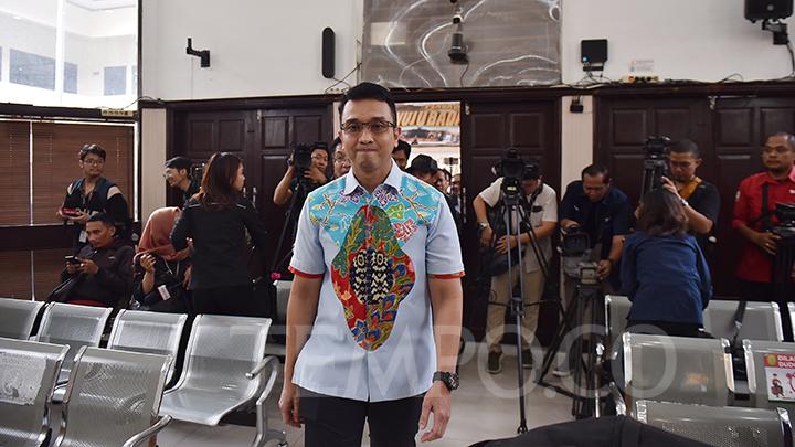 Aiman Ungkap Alasan Mengundang Abu Janda di Rakyat Bersuara