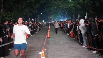 Polisi Fasilitasi Lomba Lari Muda-mudi Jelang Sahur di Pakansari Bogor