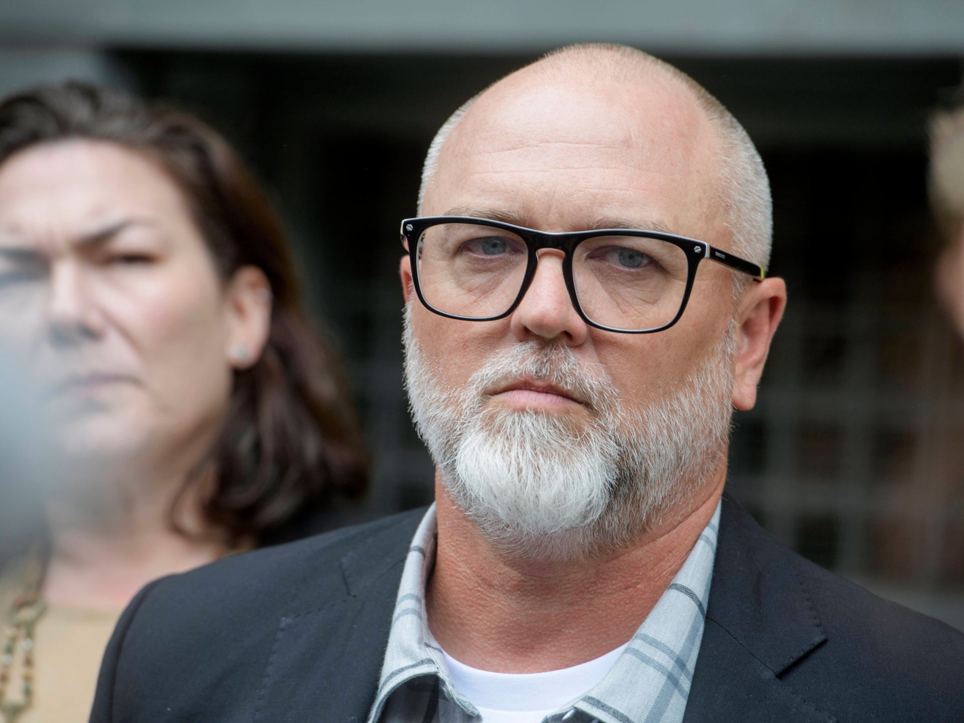 Pemerintahan Trump akan mencabut tuntutan terhadap veteran AS yang membakar bendera