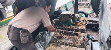 Curi Besi Antikarat Tiang Pancang Jembatan Suramadu, 7 Nelayan Ditangkap