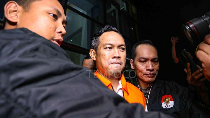 Profil Bupati Cilacap Syamsul, Tersangka Kasus Pemerasan THR