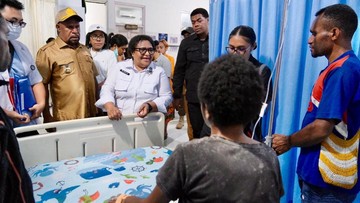 Wamendagri Tinjau Pelayanan RSUD Yowari, Tekankan Perbaikan Layanan