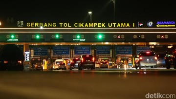 Tol Jakarta-Cikampek Mulai Padat Malam Ini, Contraflow Diterapkan
