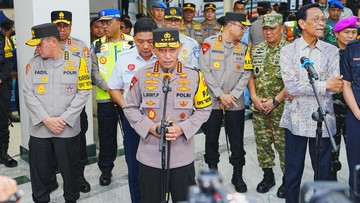 Puncak Arus Mudik di Stasiun Tugu Yogyakarta, Kapolri Pastikan Pelayanan Maksimal
