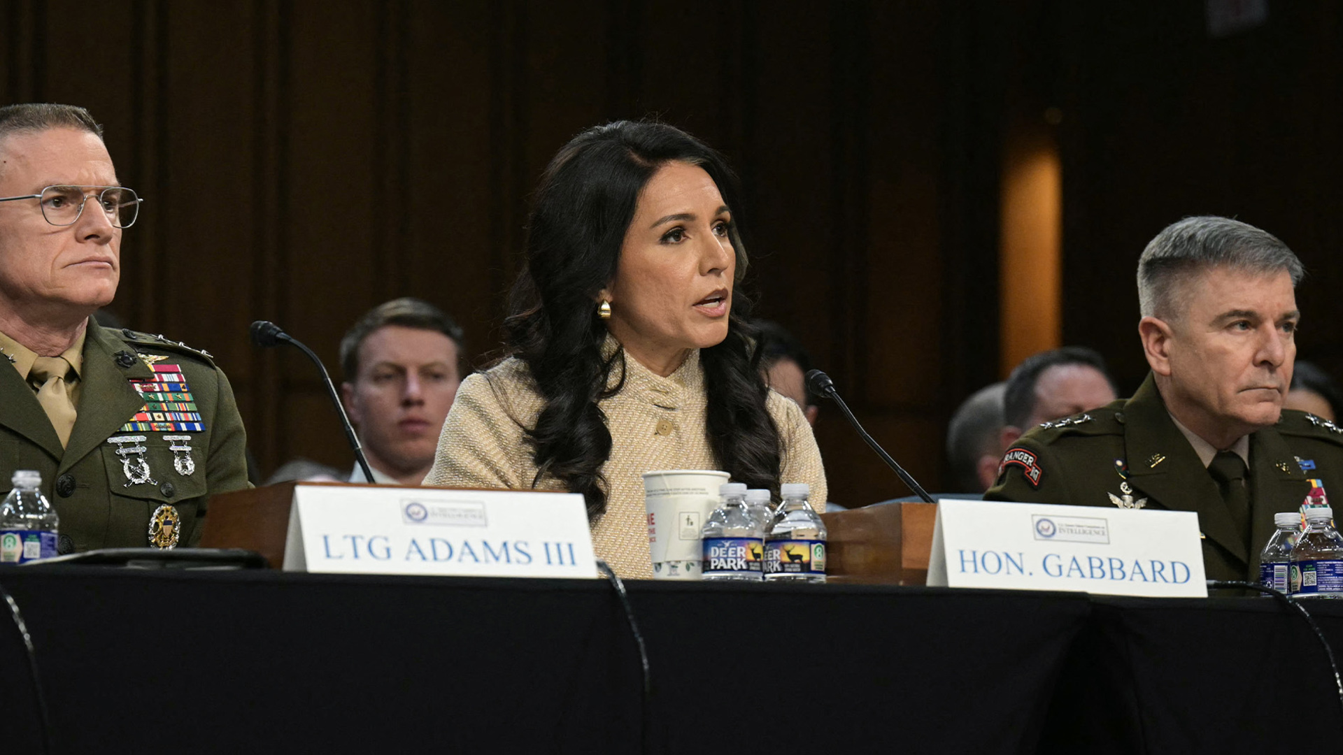 Mata-mata penting AS memuat informasi intelijen Iran yang bertentangan dengan Trump