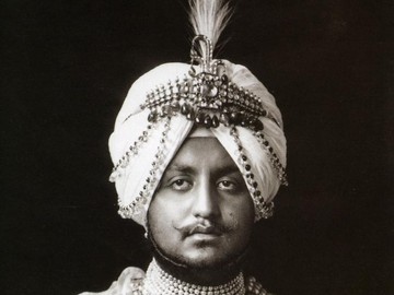 Siapa Sangka Raja Ini Punya 350 Selir Hingga Koleksi Puluhan Rolls-Royce