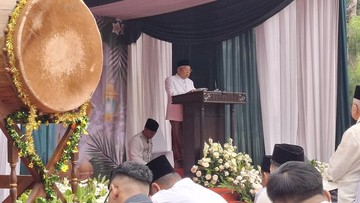 Khotbah Id Ma'ruf Amin di Balai Kota: Perbedaan Bukan untuk Dipertentangkan
