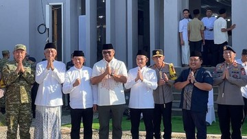 Lebaran, Menteri PU Kunjungi Warga Terkena Bencana di Aceh Tamiang