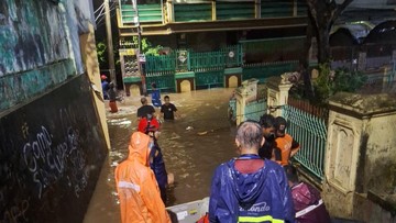 Ciracas Jaktim Dilanda Banjir Saat Lebaran, Ketinggian Air Capai 1 Meter