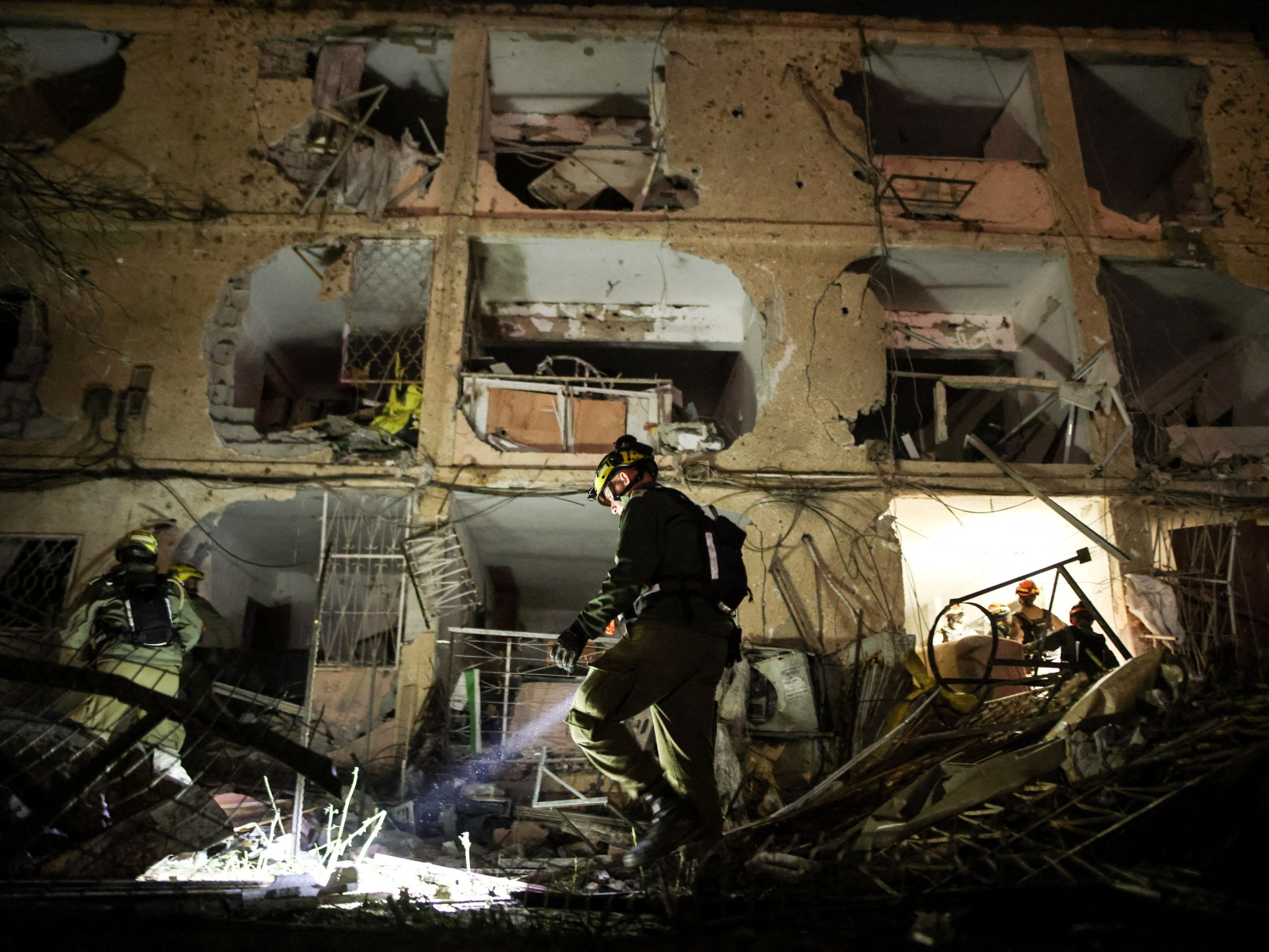 Trump mengancam akan menyerang pembangkit listrik Iran karena penutupan Selat Hormuz