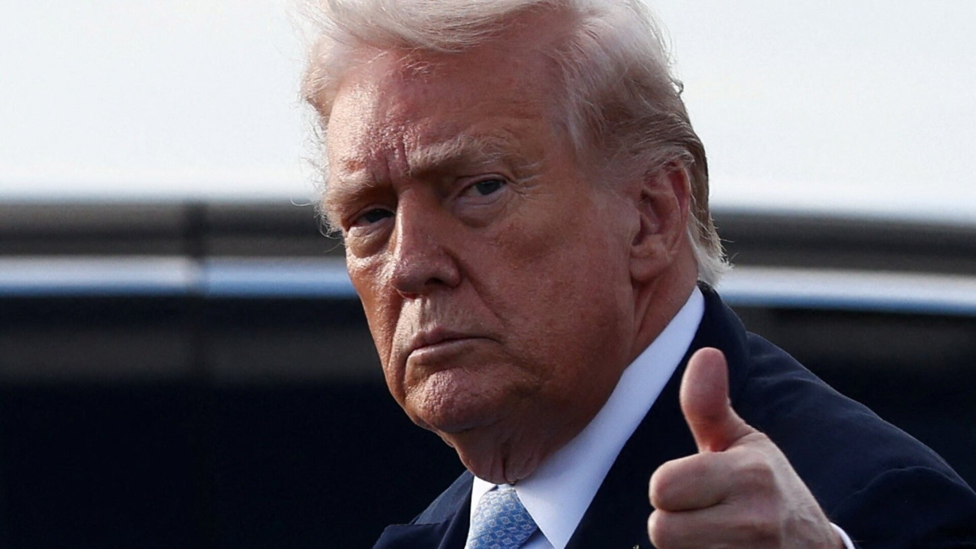 Trump mengancam akan 'menghancurkan' pembangkit listrik Iran kecuali Selat Hormuz dibuka