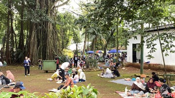 Hari Kedua Lebaran, 67 Ribu Warga Padati Ragunan Sore Ini